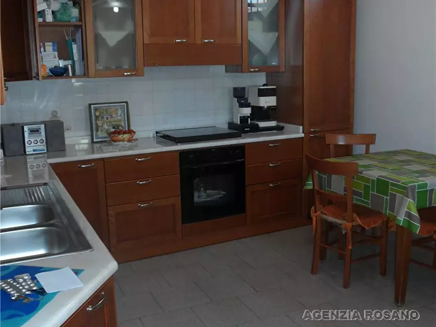 Immagine 2 di Villa in vendita  in Via Lucania a Biancavilla