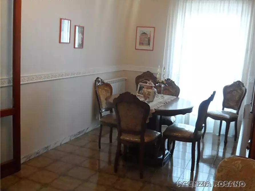 Immagine 4 di Villa in vendita  in Via Lucania a Biancavilla