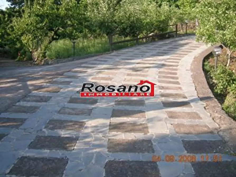 Immagine 3 di Villa in vendita  in Loc. CONTRADA D'URSO a Adrano