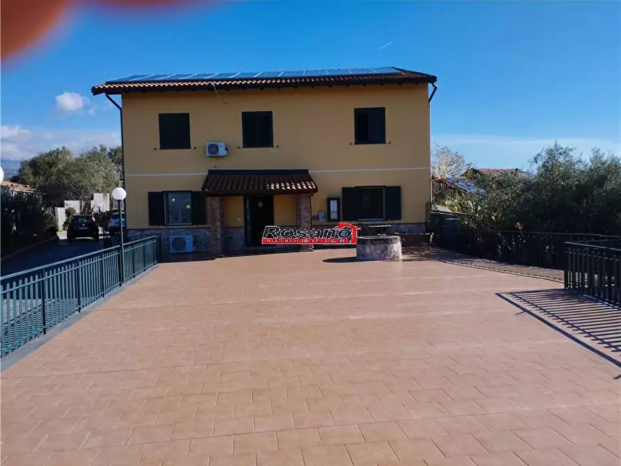 Immagine 1 di Villa in vendita  in Loc. Biancavilla a Biancavilla