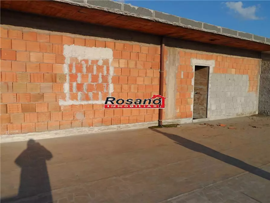 Immagine 2 di Stabile in vendita  in Via C.COLOMBO a Biancavilla