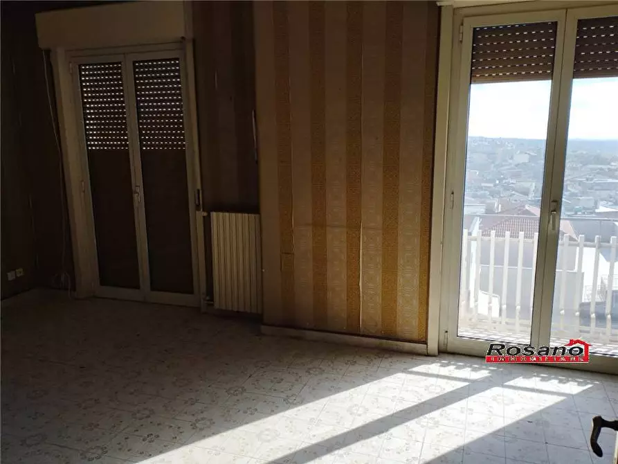 Immagine 4 di Villa in vendita  in Via via texas a Biancavilla