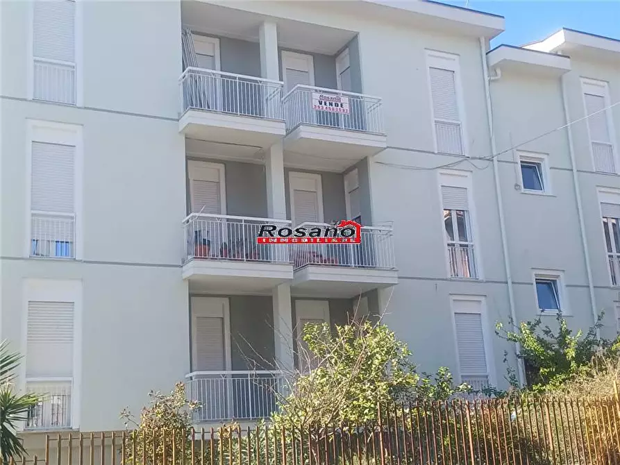 Immagine 1 di Appartamento in vendita  in Loc. della regione a Adrano