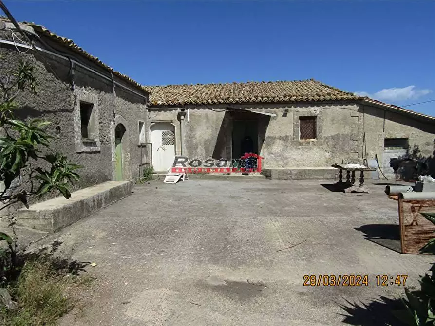 Immagine 2 di Villa in vendita  a Catania