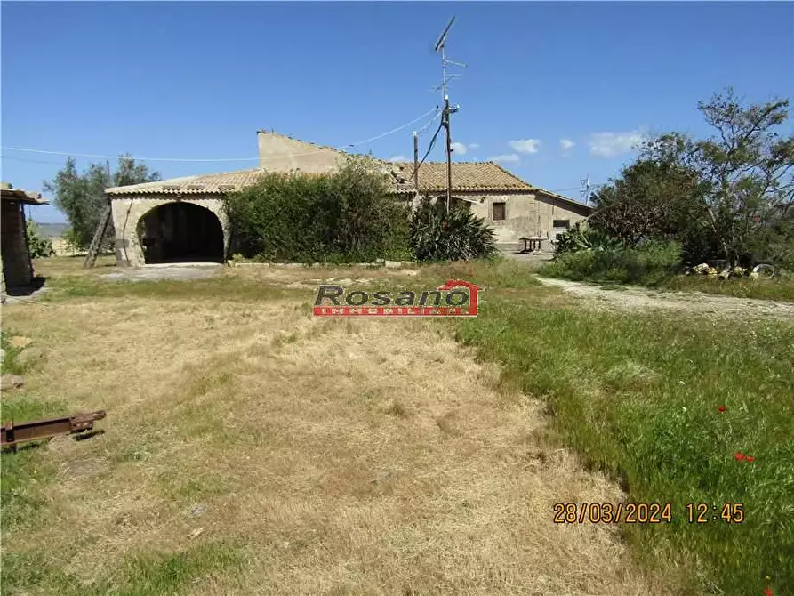 Immagine 4 di Villa in vendita  a Catania