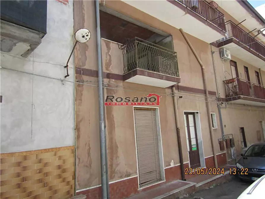 Immagine 1 di Appartamento in vendita  in Via TORQUATO TASSO a Biancavilla