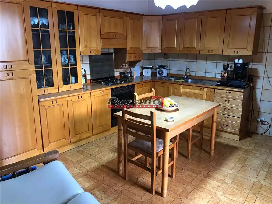 Immagine 3 di Villa in vendita  in Via Romagna a Biancavilla