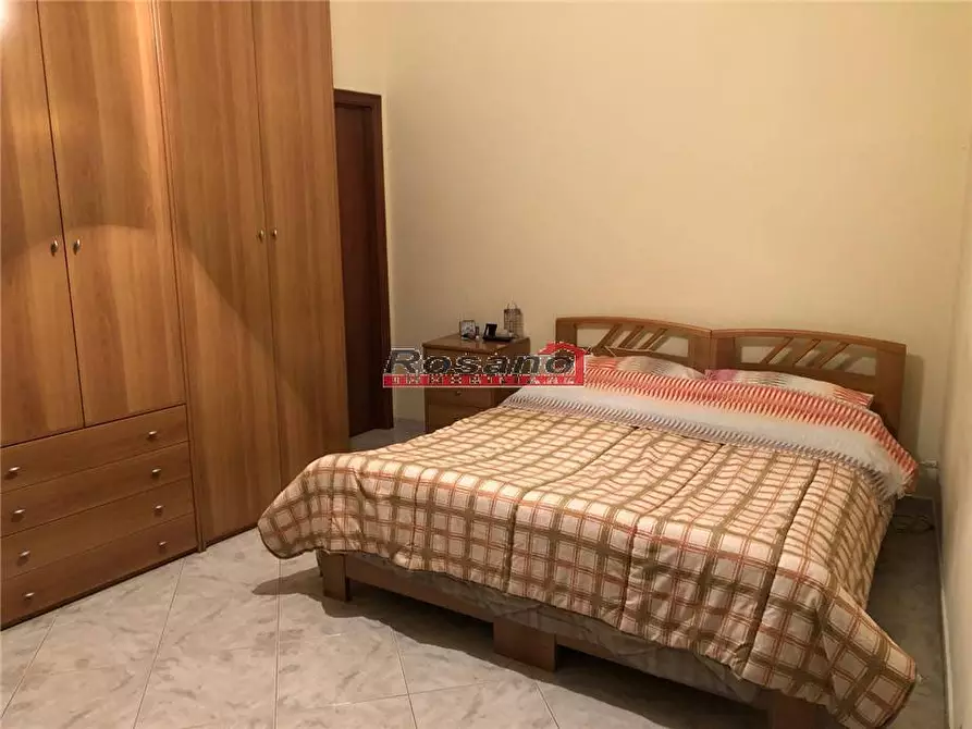 Immagine 4 di Villa in vendita  in Via Romagna a Biancavilla