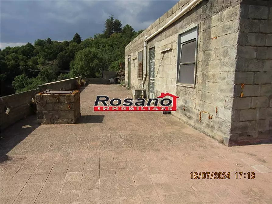 Immagine 2 di Villa in vendita  in Loc. zona castelluccio a Biancavilla