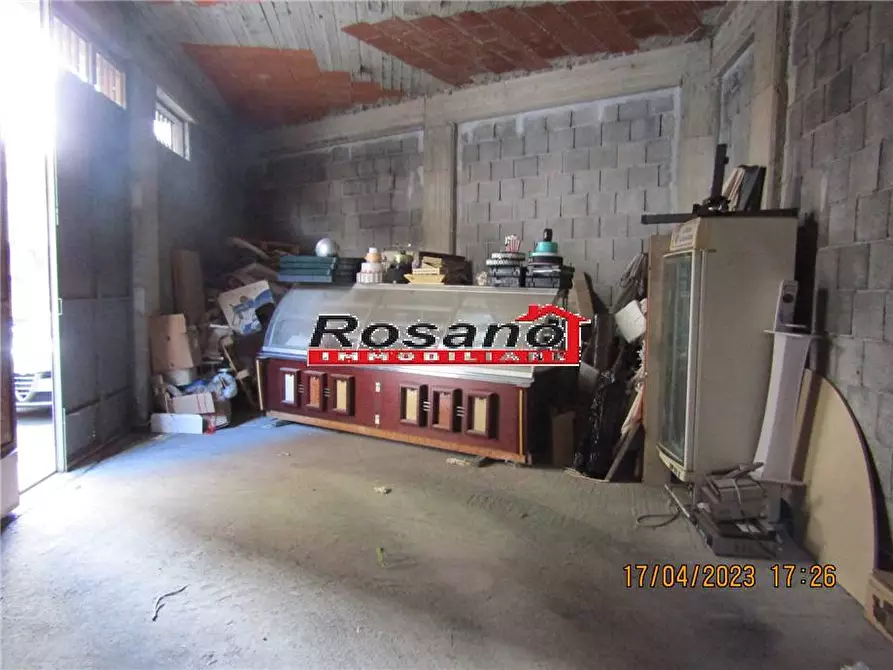 Immagine 2 di Garage in vendita  a Biancavilla