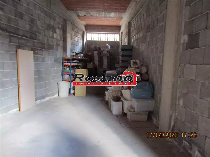 Immagine 3 di Garage in vendita  a Biancavilla