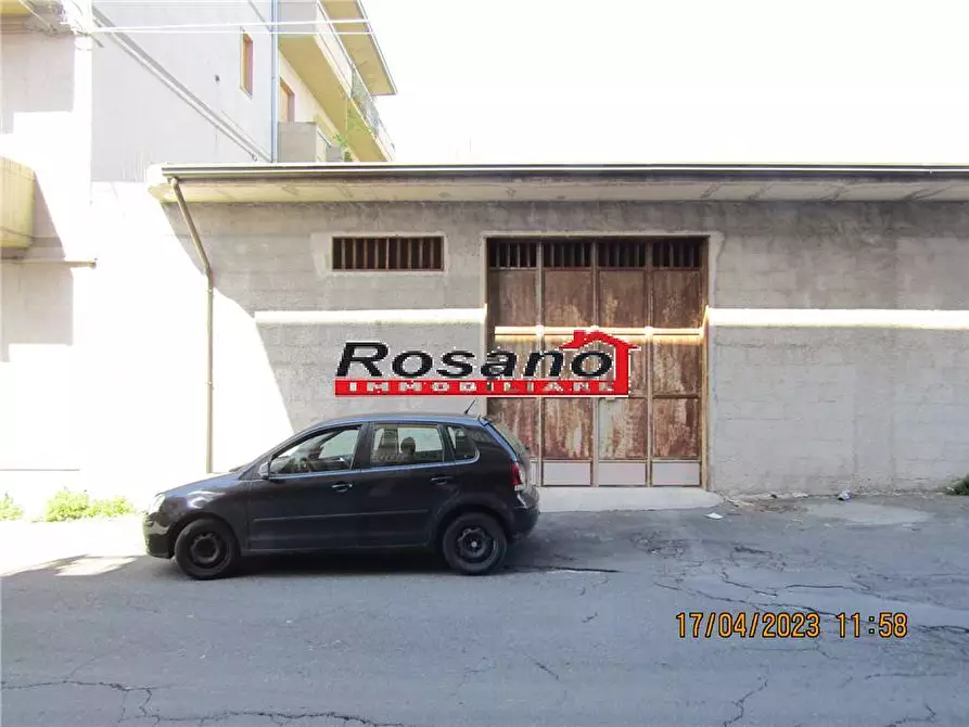 Immagine 4 di Garage in vendita  a Biancavilla