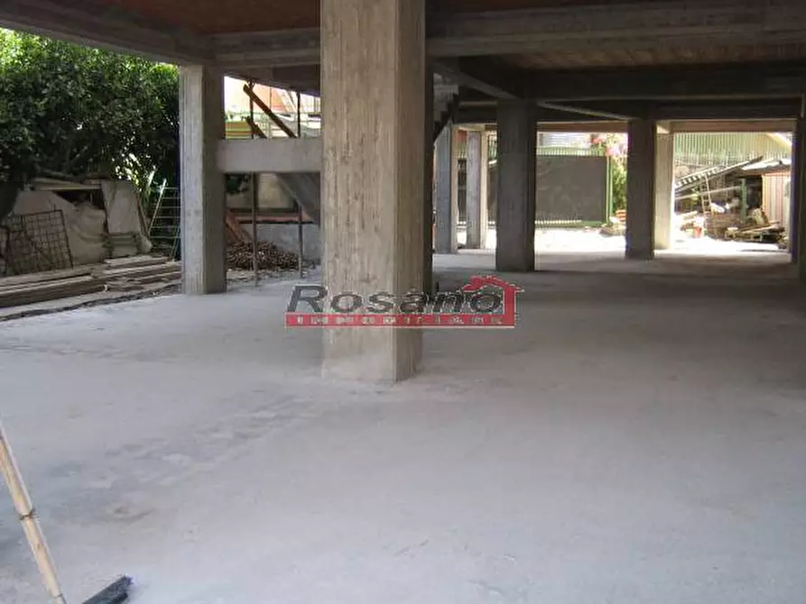 Immagine 3 di Stabile in vendita  in Via casale dei greci a Adrano