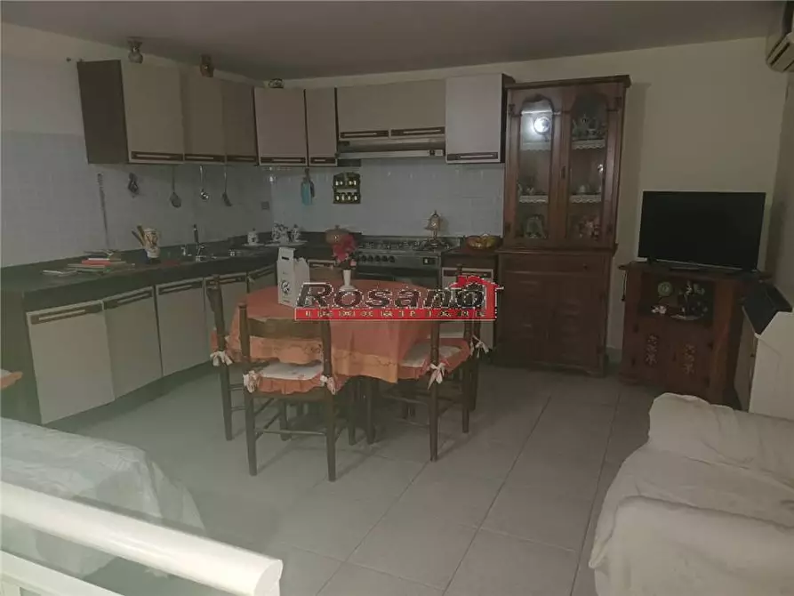 Immagine 2 di Appartamento in vendita  in Via POETA CAVALLARO a Biancavilla