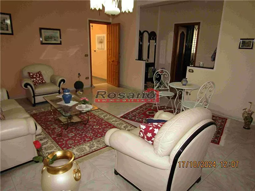 Immagine 2 di Villa in vendita  in Via lussemburgo a Biancavilla
