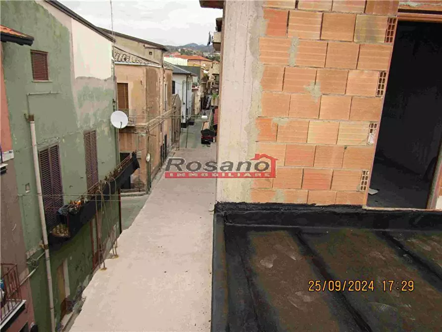 Immagine 4 di Villa in vendita  in Via luigi sturzo a Biancavilla