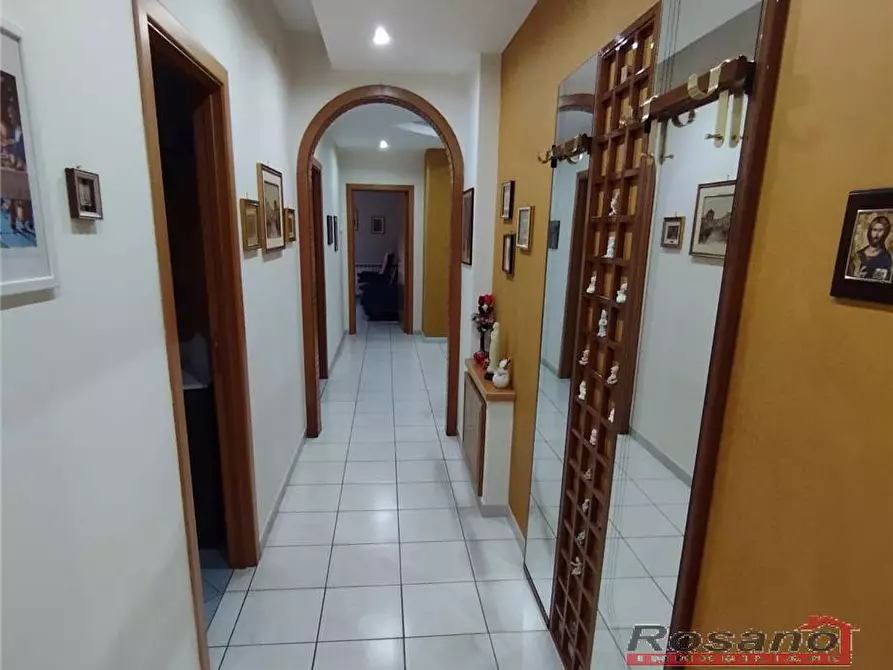Immagine 2 di Appartamento in vendita  in Via Cappuccini a Adrano