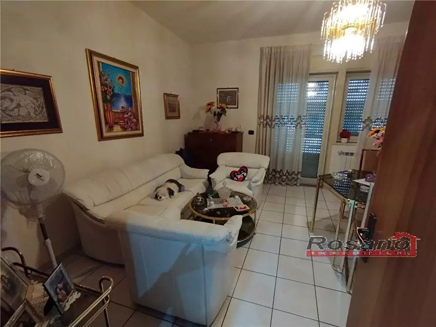 Immagine 5 di Appartamento in vendita  in Via Cappuccini a Adrano