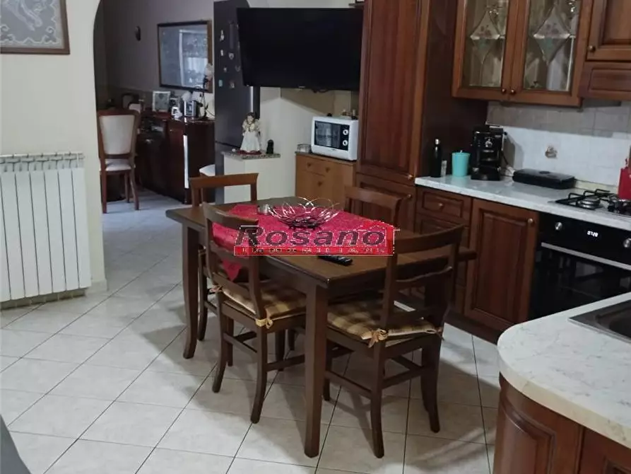 Immagine 3 di Villa in vendita  in Via sicilia a Biancavilla