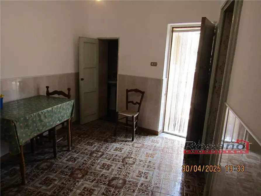 Immagine 3 di Villa in vendita  in Via ETNEA a Biancavilla