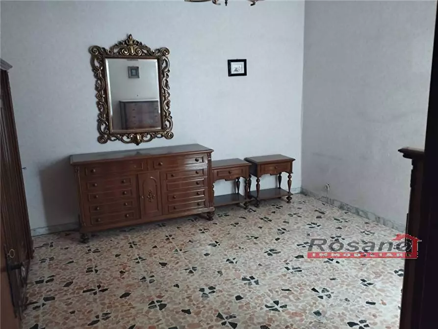 Immagine 5 di Villa in vendita  in Via PERUGIA a Biancavilla