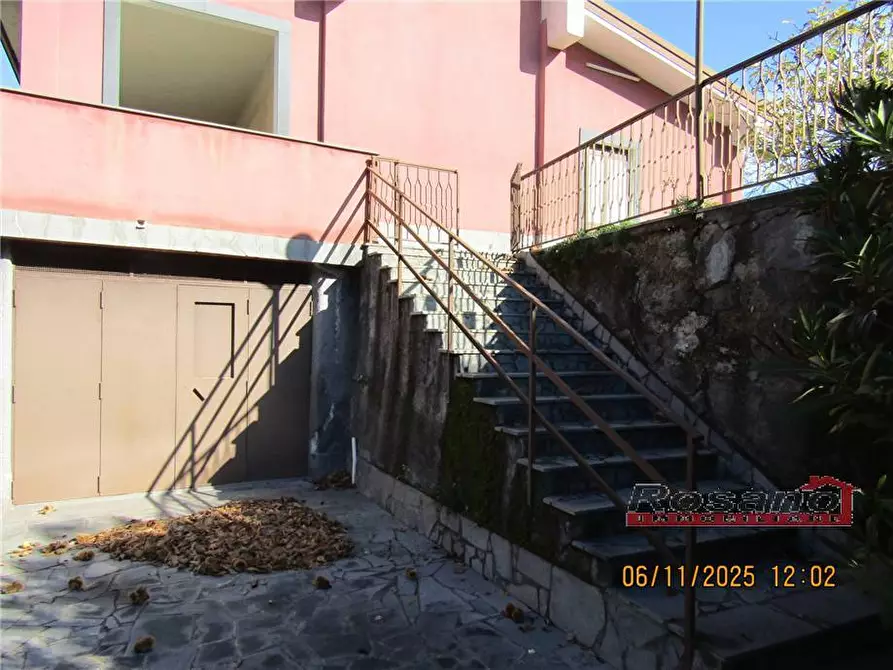 Immagine 4 di Villa in vendita  in Loc. MARINA a Adrano