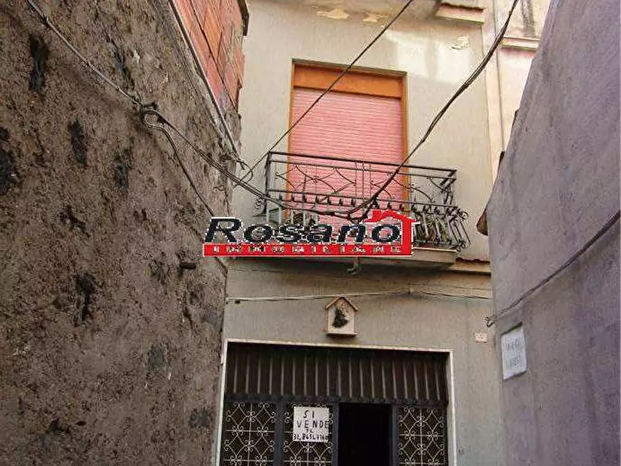 Immagine 1 di Villa in vendita  a Biancavilla