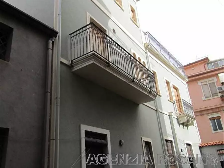 Immagine 2 di Villa in vendita  in Via DOTTOR RIZZO a Biancavilla