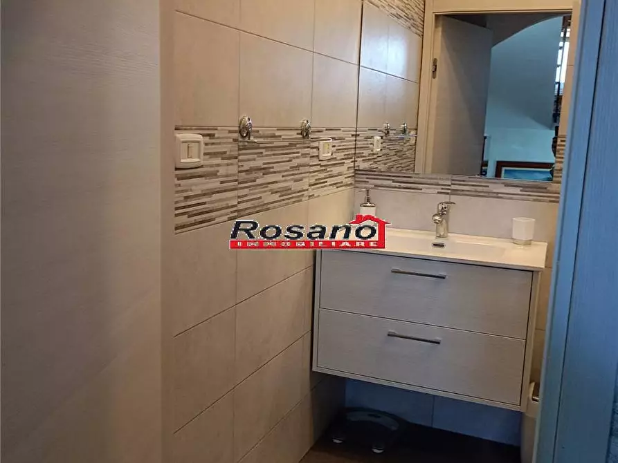 Immagine 3 di Villa in vendita  in Via ETNEA a Biancavilla