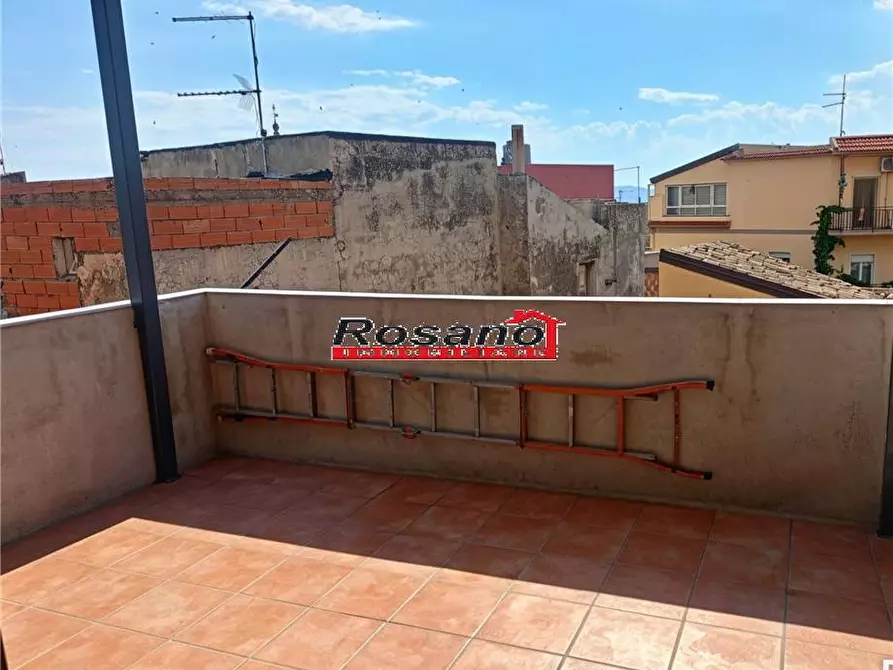Immagine 4 di Villa in vendita  in Via ETNEA a Biancavilla