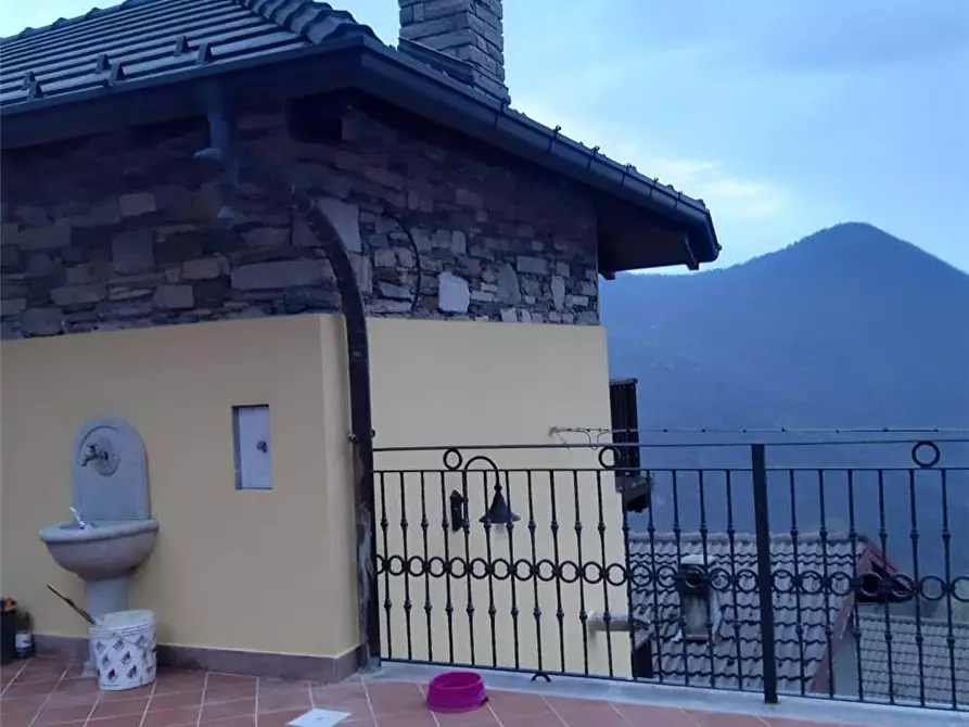 Immagine 9 di Villa in vendita  in Via Capoluogo, snc a Intragna