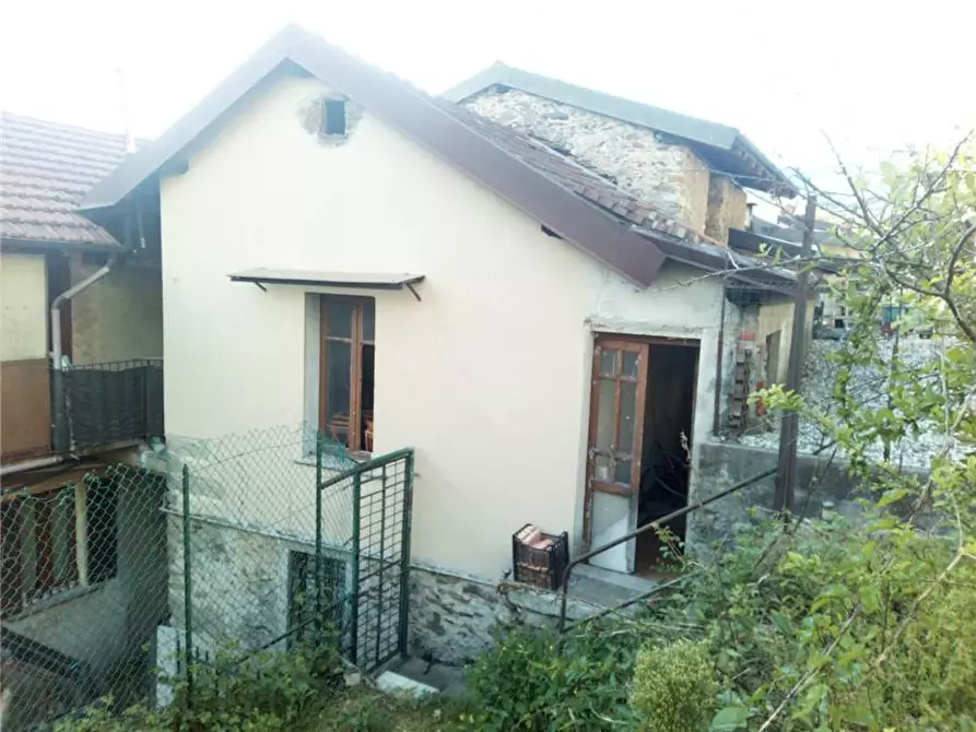 Immagine 1 di Villa in vendita  in Via San Gaudenzio a Verbania