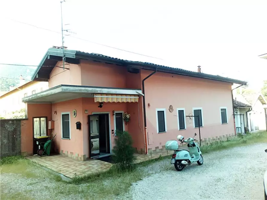 Immagine 1 di Villa in vendita  in Via Renco a Verbania