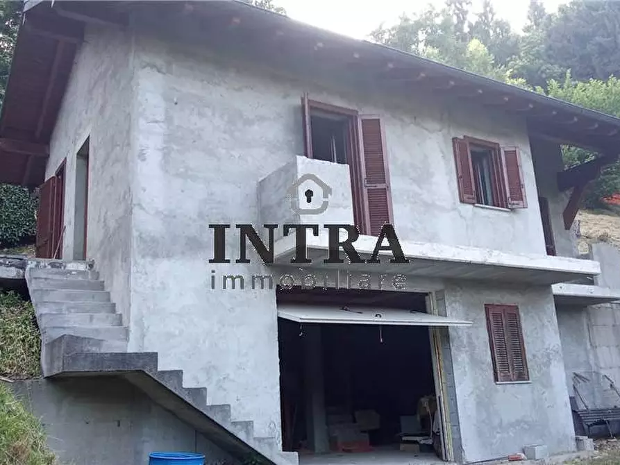 Immagine 1 di Villa in vendita  a Miazzina