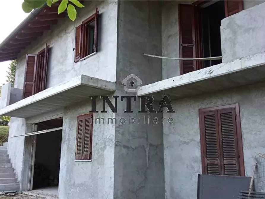 Immagine 2 di Villa in vendita  a Miazzina