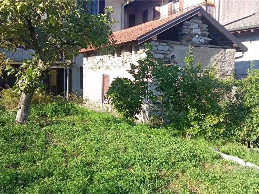 Immagine 3 di Villa in vendita  a San Bernardino Verbano