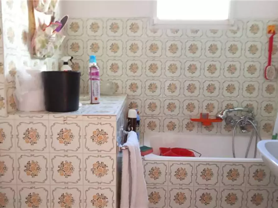 Immagine 10 di Villa in vendita  a Aurano