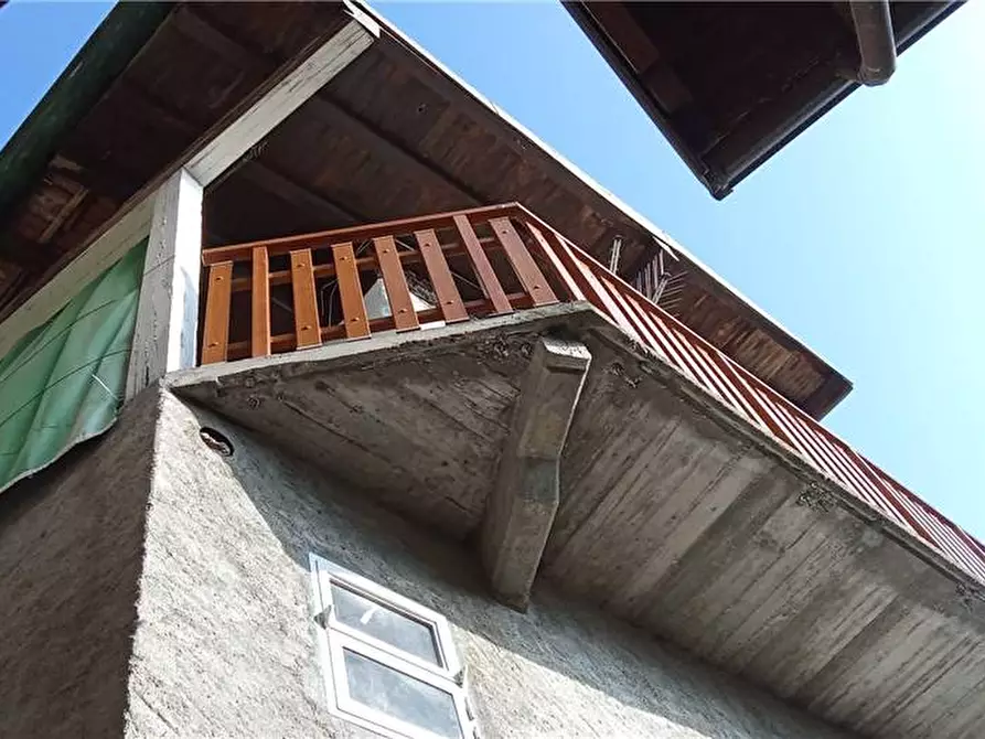 Immagine 11 di Villa in vendita  a Aurano