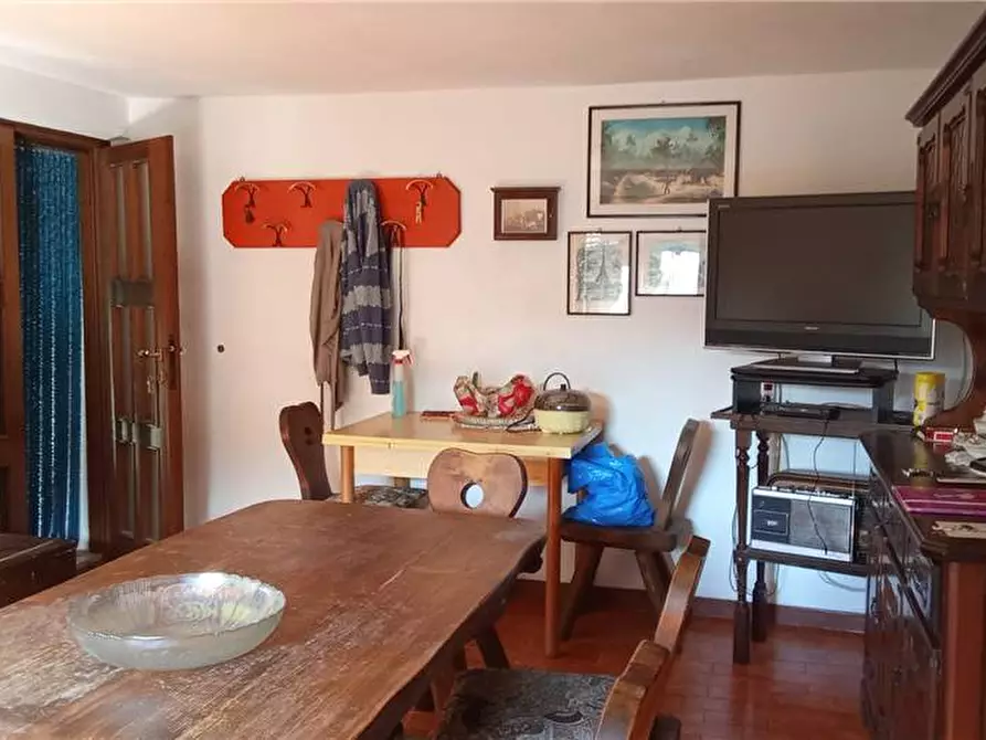 Immagine 4 di Villa in vendita  a Aurano