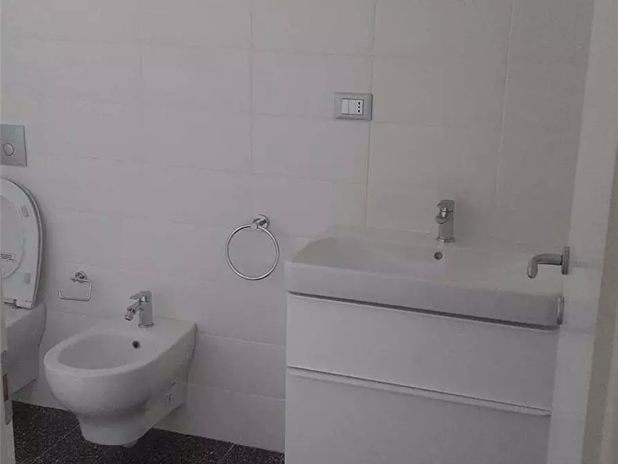 Immagine 10 di Casa bifamiliare in vendita  a Verbania