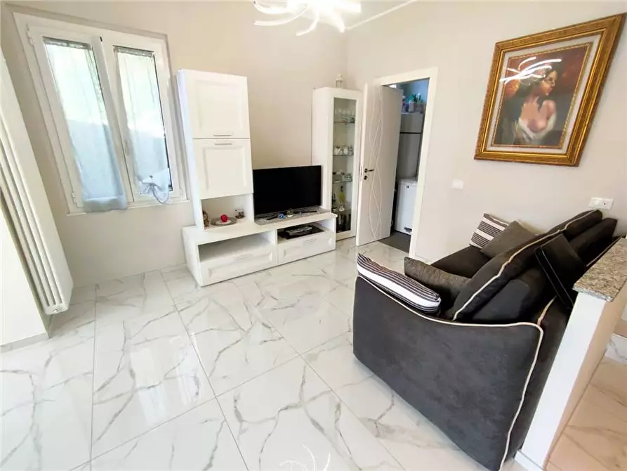 Immagine 2 di Casa bifamiliare in vendita  a Verbania