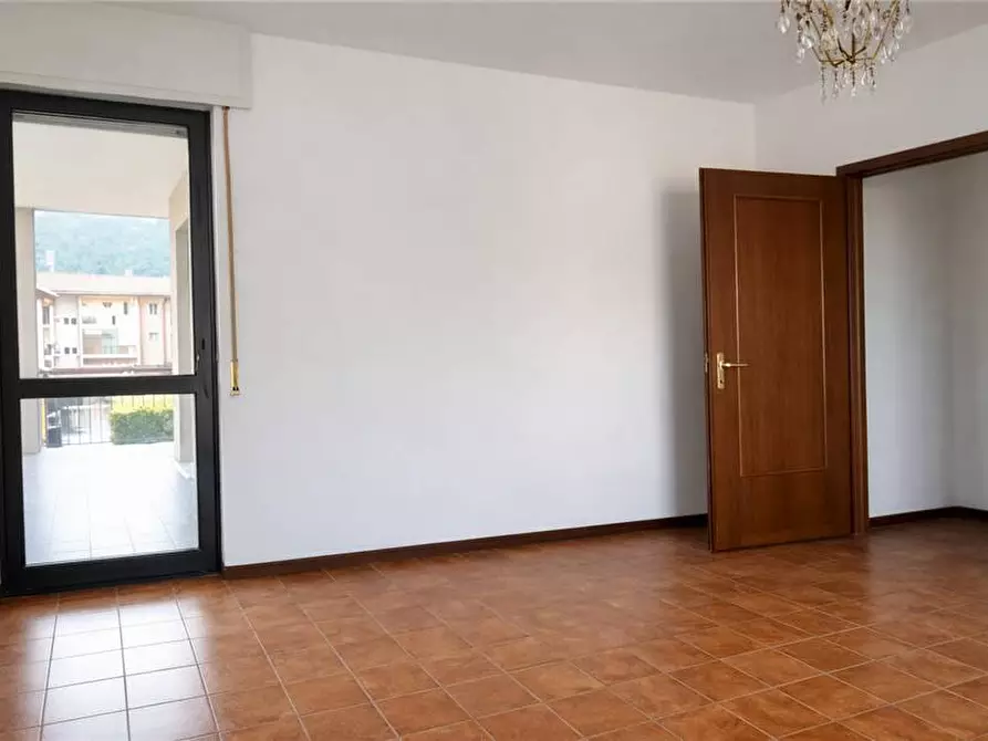 Immagine 11 di Appartamento in vendita  a Verbania