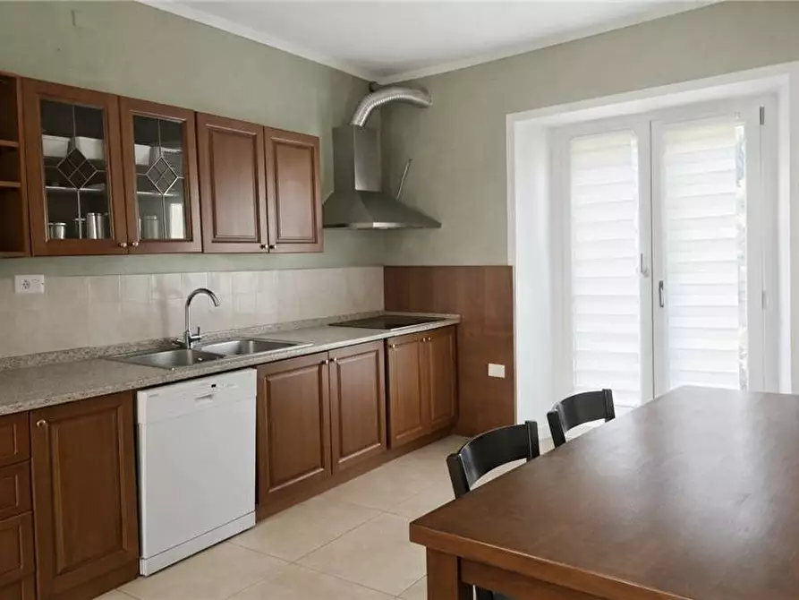 Immagine 3 di Villa in vendita  in Via Garibaldi a Cambiasca