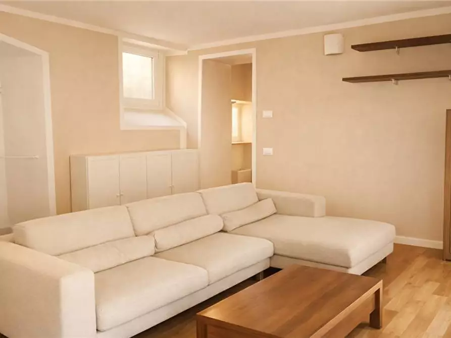 Immagine 4 di Villa in vendita  in Via Garibaldi a Cambiasca