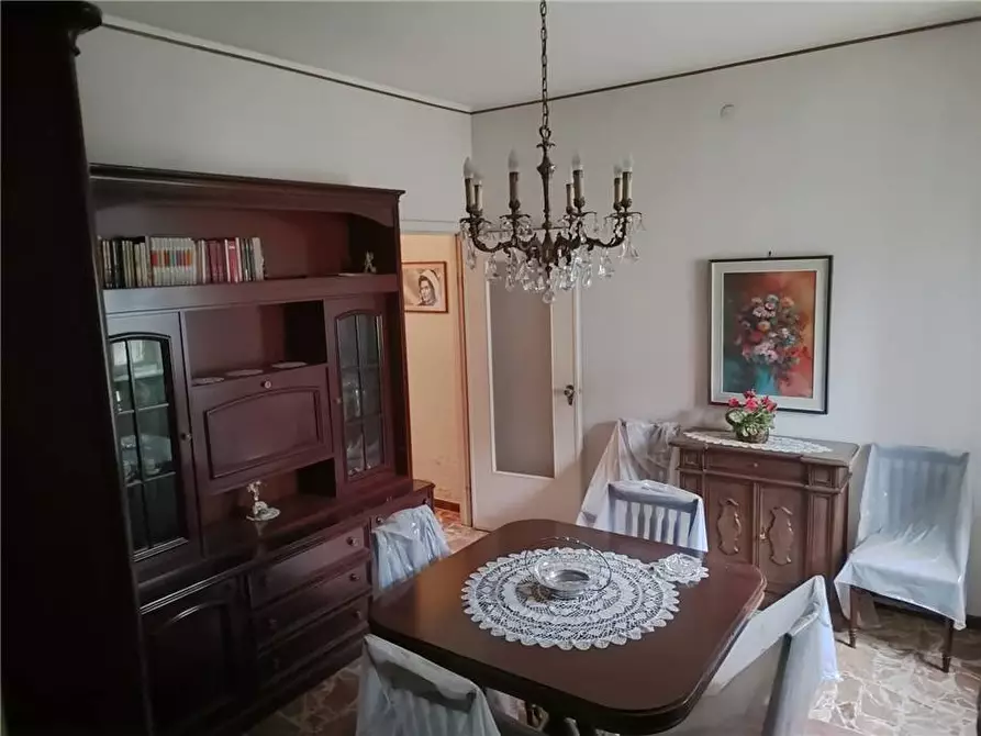 Immagine 3 di Villa in vendita  in Via Marconi, 1 a Stroppiana