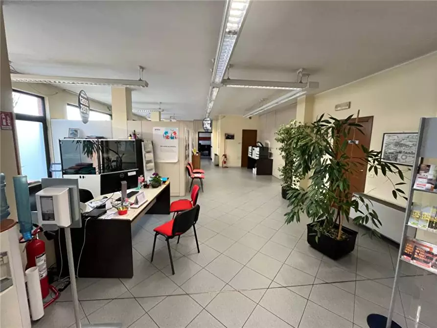 Immagine 4 di Ufficio in vendita  a Casale Monferrato