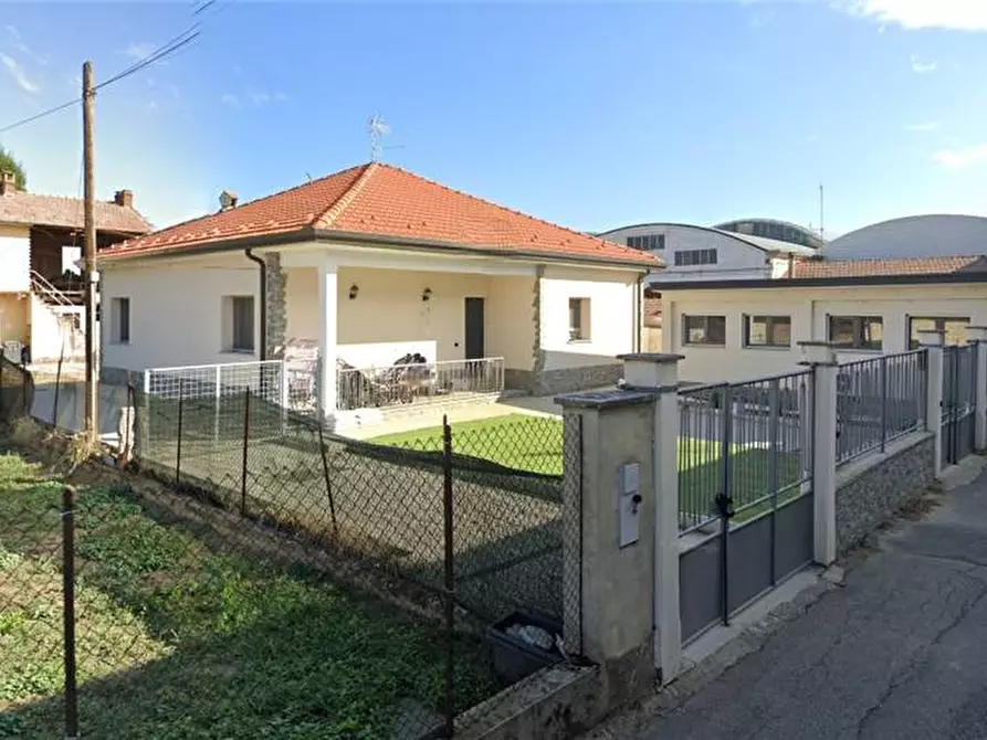 Immagine 1 di Villa in vendita  a Robbio