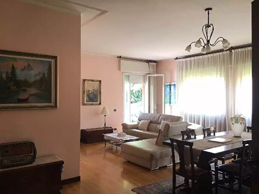 Immagine 1 di Villa in vendita  in Via Risorgimento, 3 a Villongo
