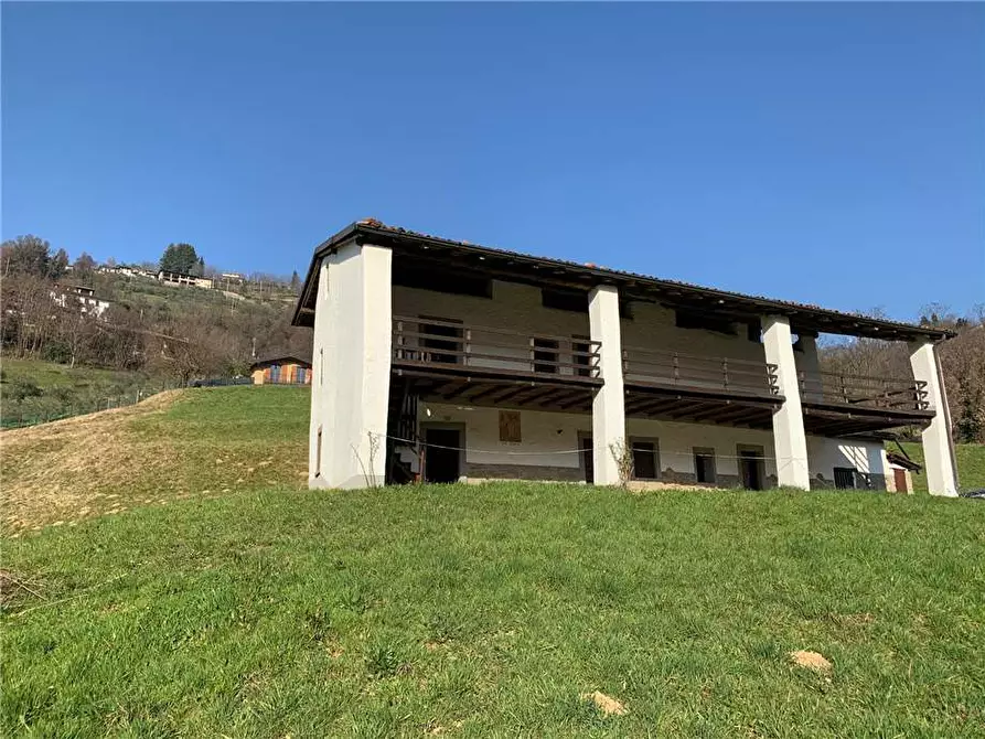Immagine 3 di Rustico / casale in vendita  in Loc. Nembra sotto, 10 a Adrara San Martino