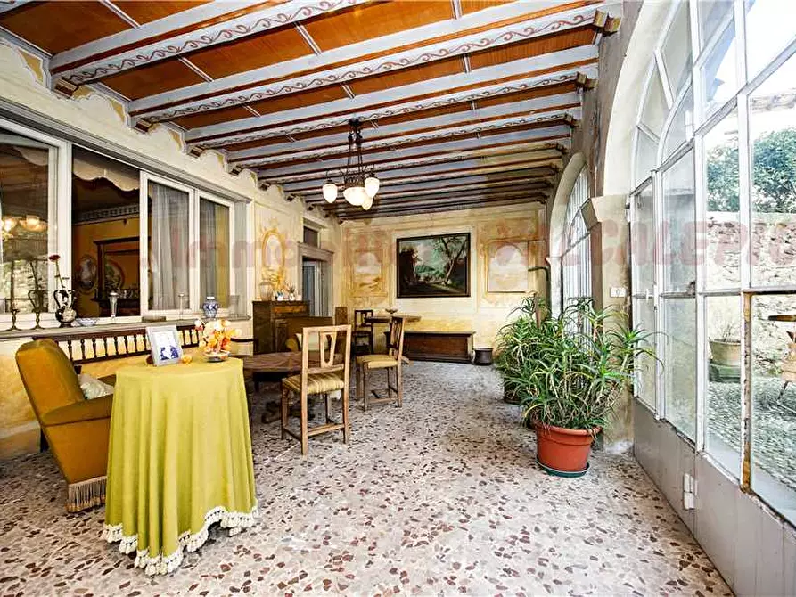 Immagine 1 di Villa in vendita  in Via Roma, 35 a Castelli Calepio